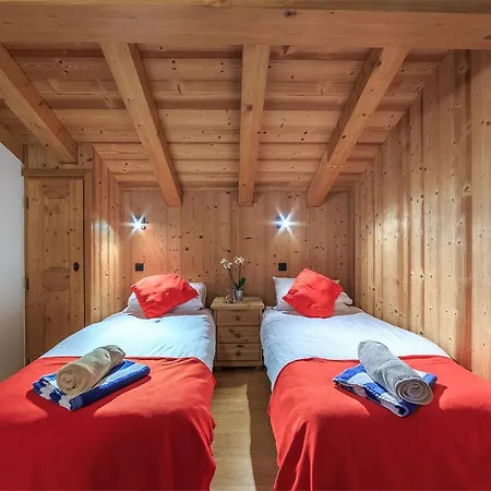 Domek alpejski Les Chosalets Chalet Sleeps 12