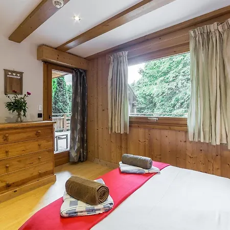 Les Chosalets Chalet Sleeps 12 Domek alpejski